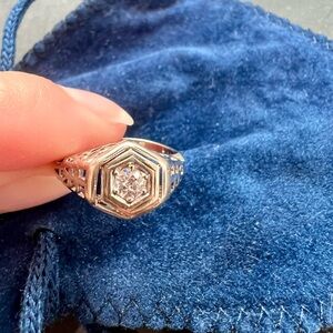 Vintage art deco Diamond engagement or cocktail ring w antique stone